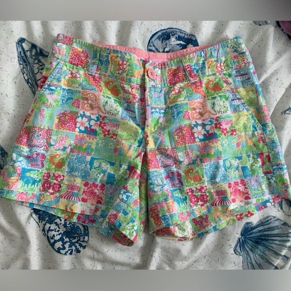 Lilly Pulitzer Pants - EUC Lilly Pulitzer State of Mind print Shorts size 4
